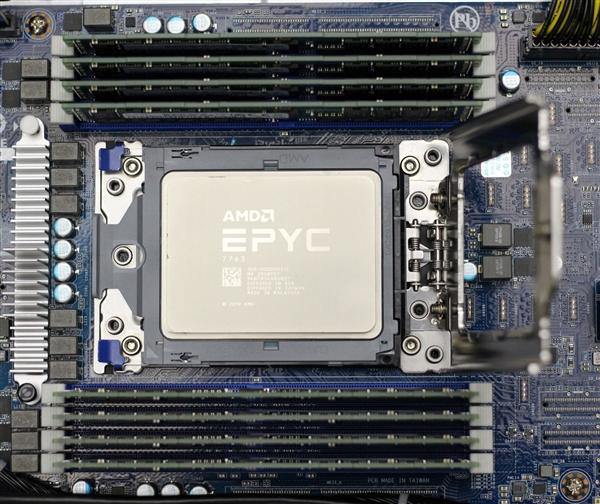 互联网大厂升级服务器选用AMD EPYC：称比Intel至强省电